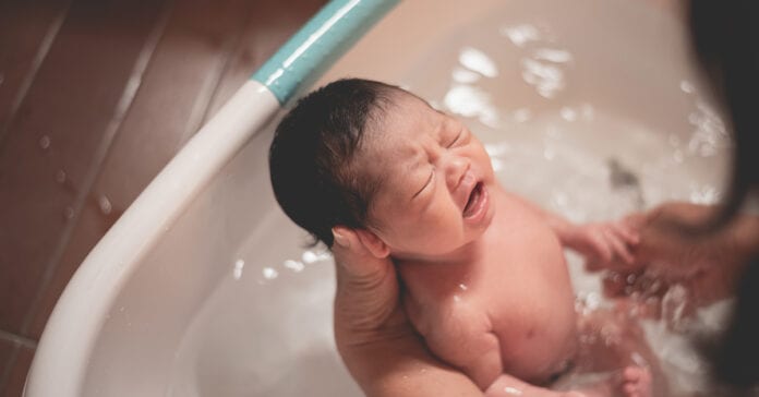 ทารกควรอาบน้ำบ่อยแค่ไหน